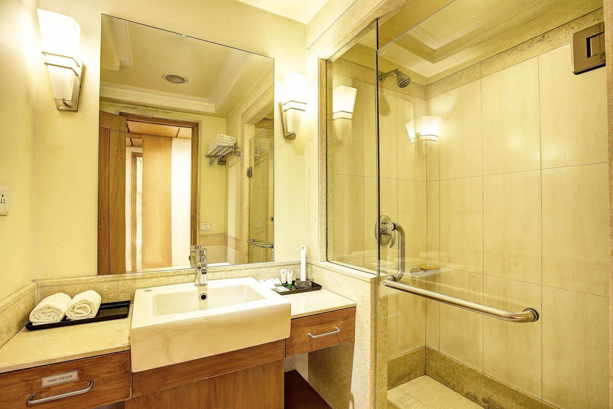 Western Court Chandigarh Luaran gambar