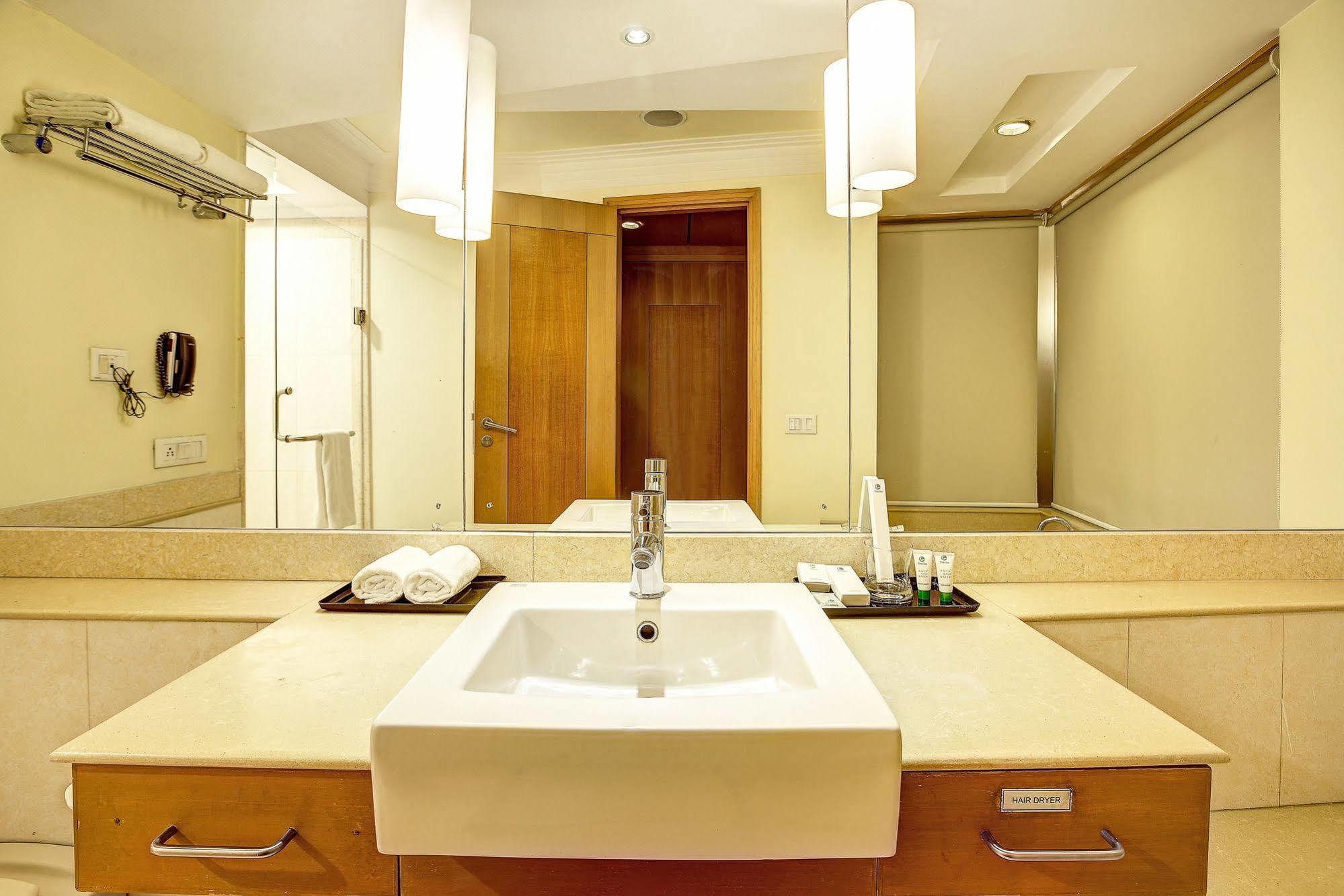 Western Court Chandigarh Luaran gambar